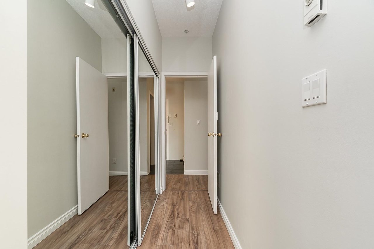 206-8 Laguna Ct