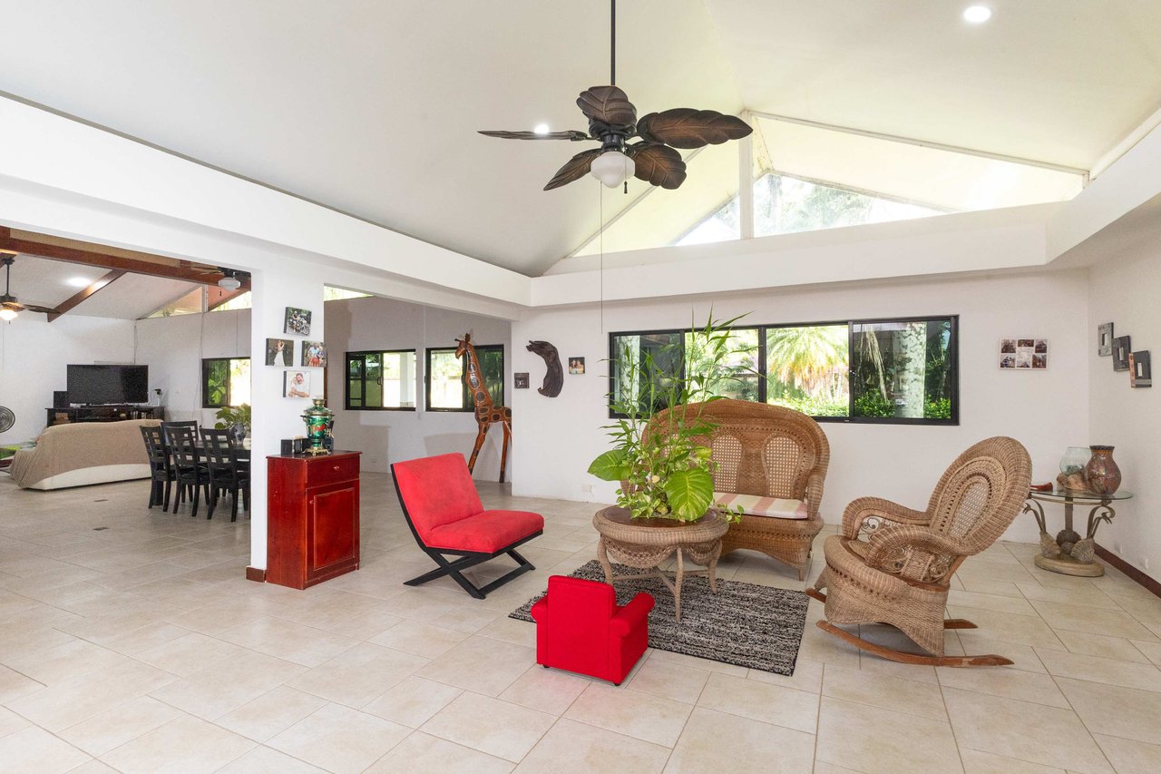 La Casona, 5 BDR Home Close To Quepos Town 