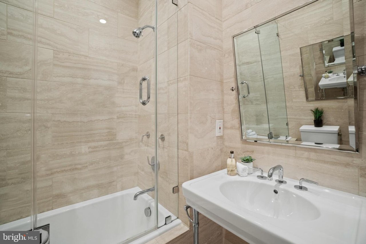 2101 N St NW, #205