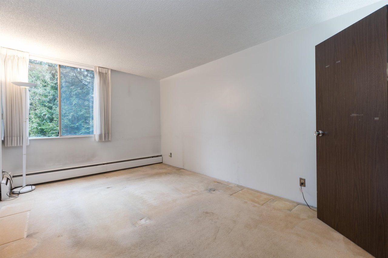408-2020 Fullerton Ave