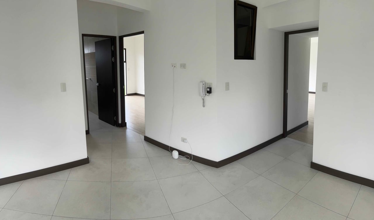 Minimalist Inner Patio Home, Curridabat, San Jose