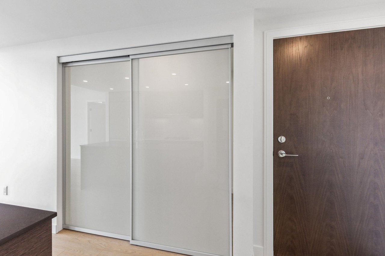 2105-200 Klahanie Ct