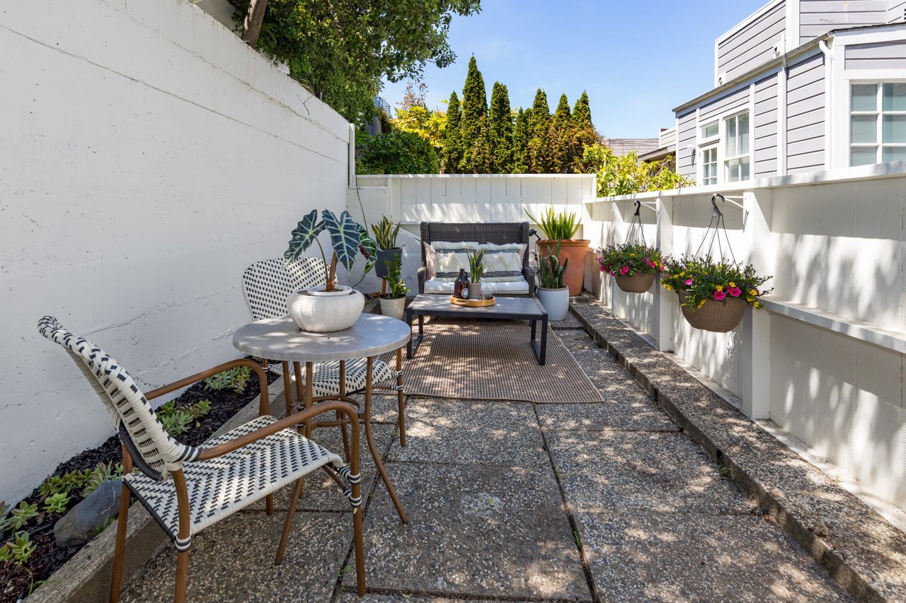Generously Sized Condo Near Duboce Park
