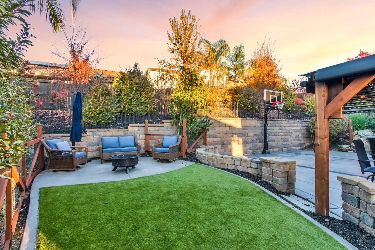 3123 Acorn Glen Way