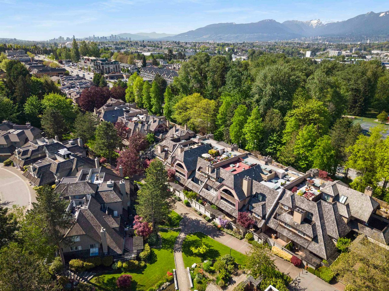 10-3980 Canada Way, Burnaby
