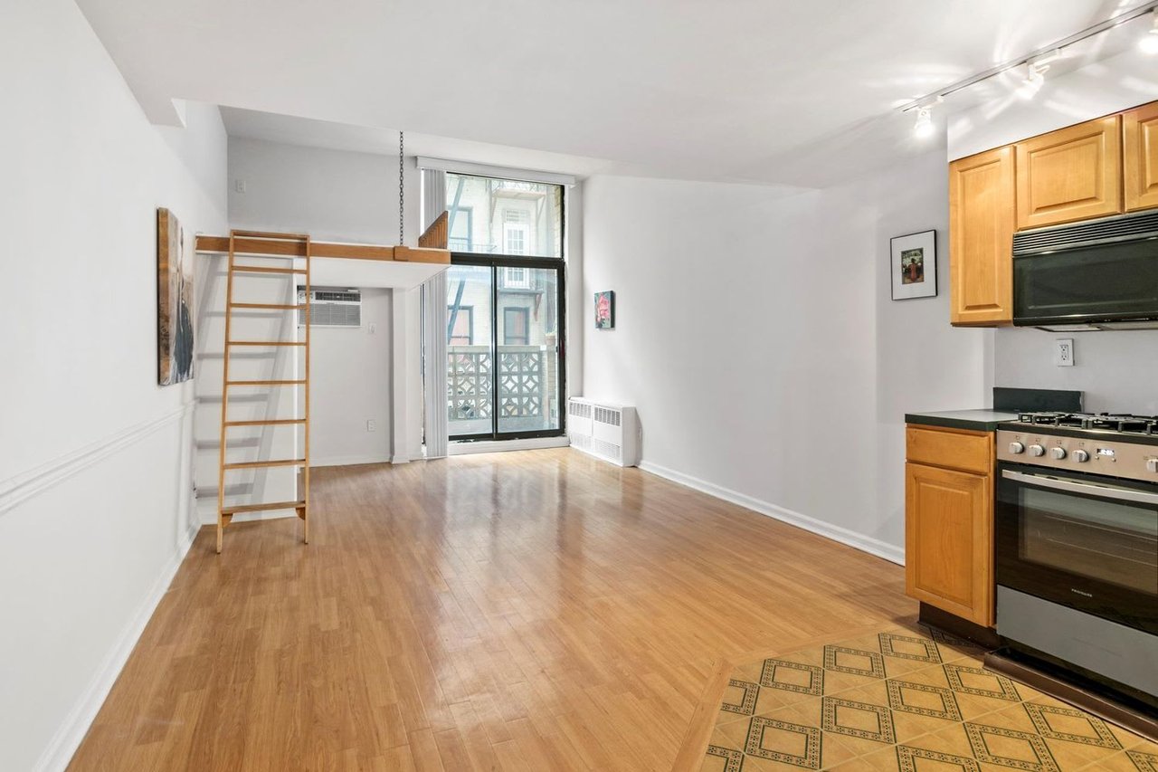215 E 24th St, Unit 224