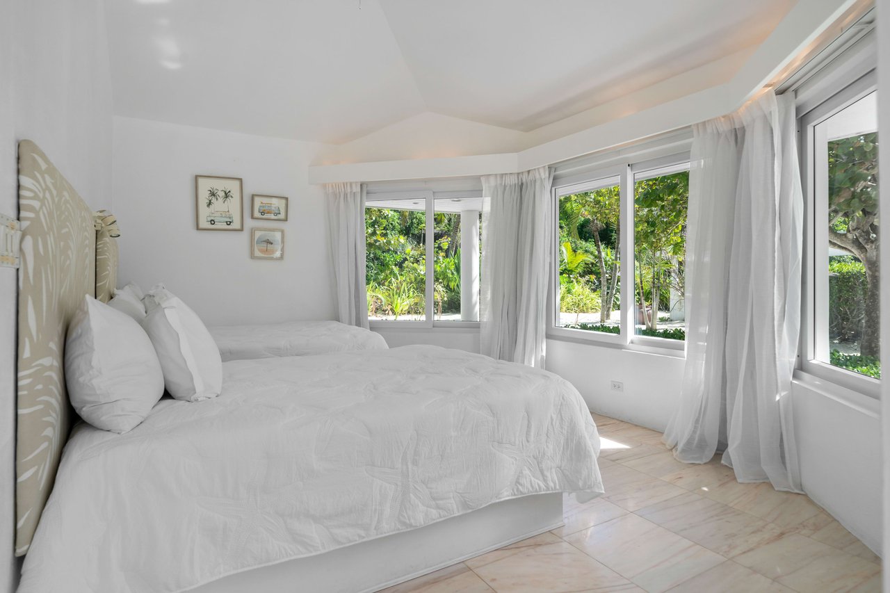 Beachfront Bliss Near Old Fort Bay
