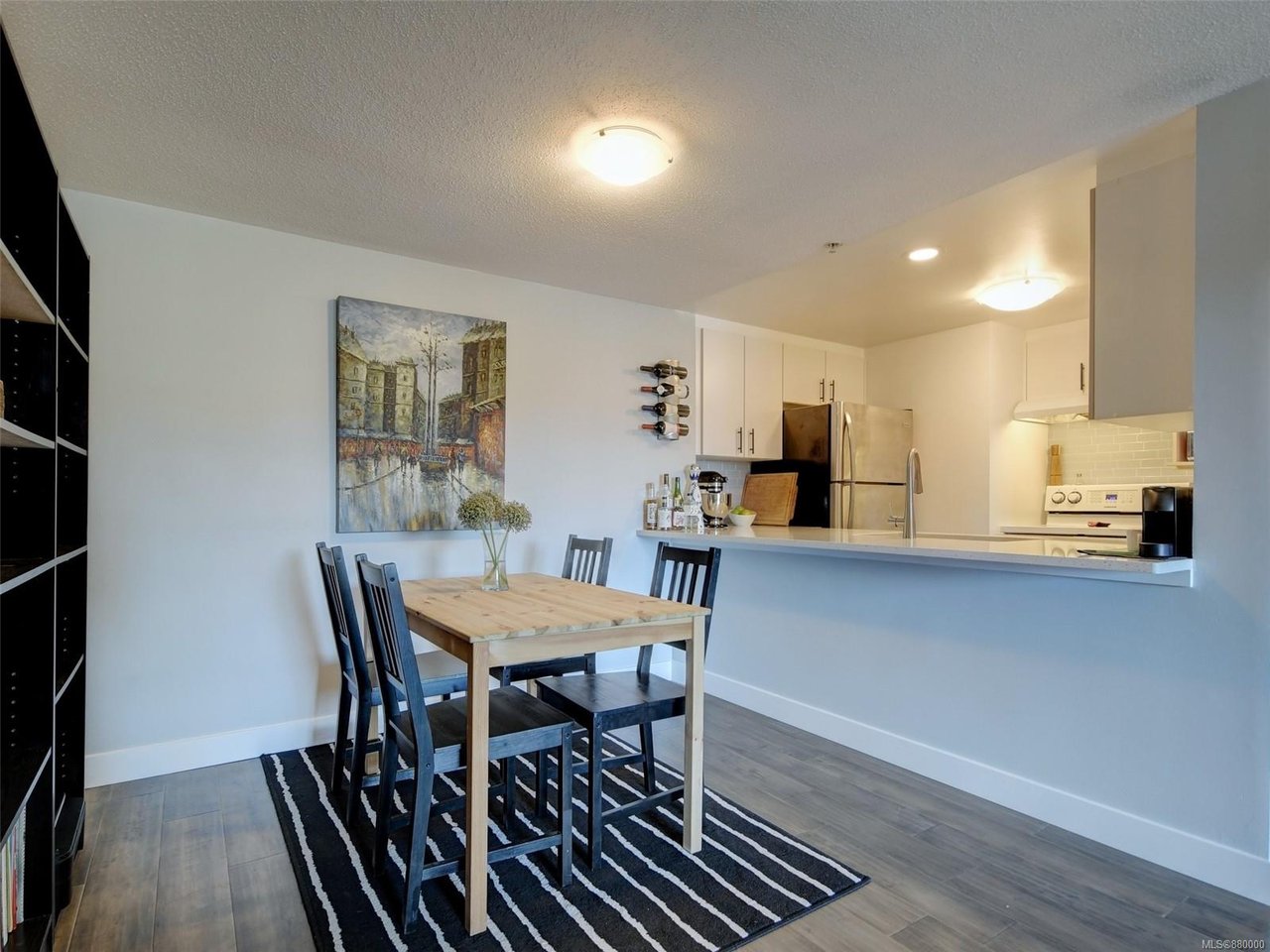 207-873 Esquimalt Rd