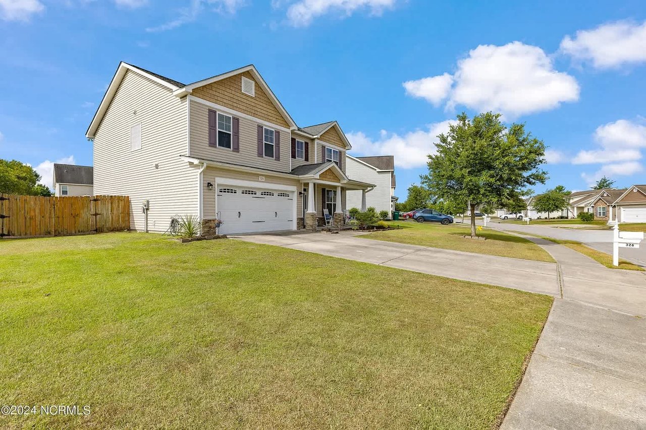 Home For Sale - 326 Kingston Rd, Jacksonville, NC