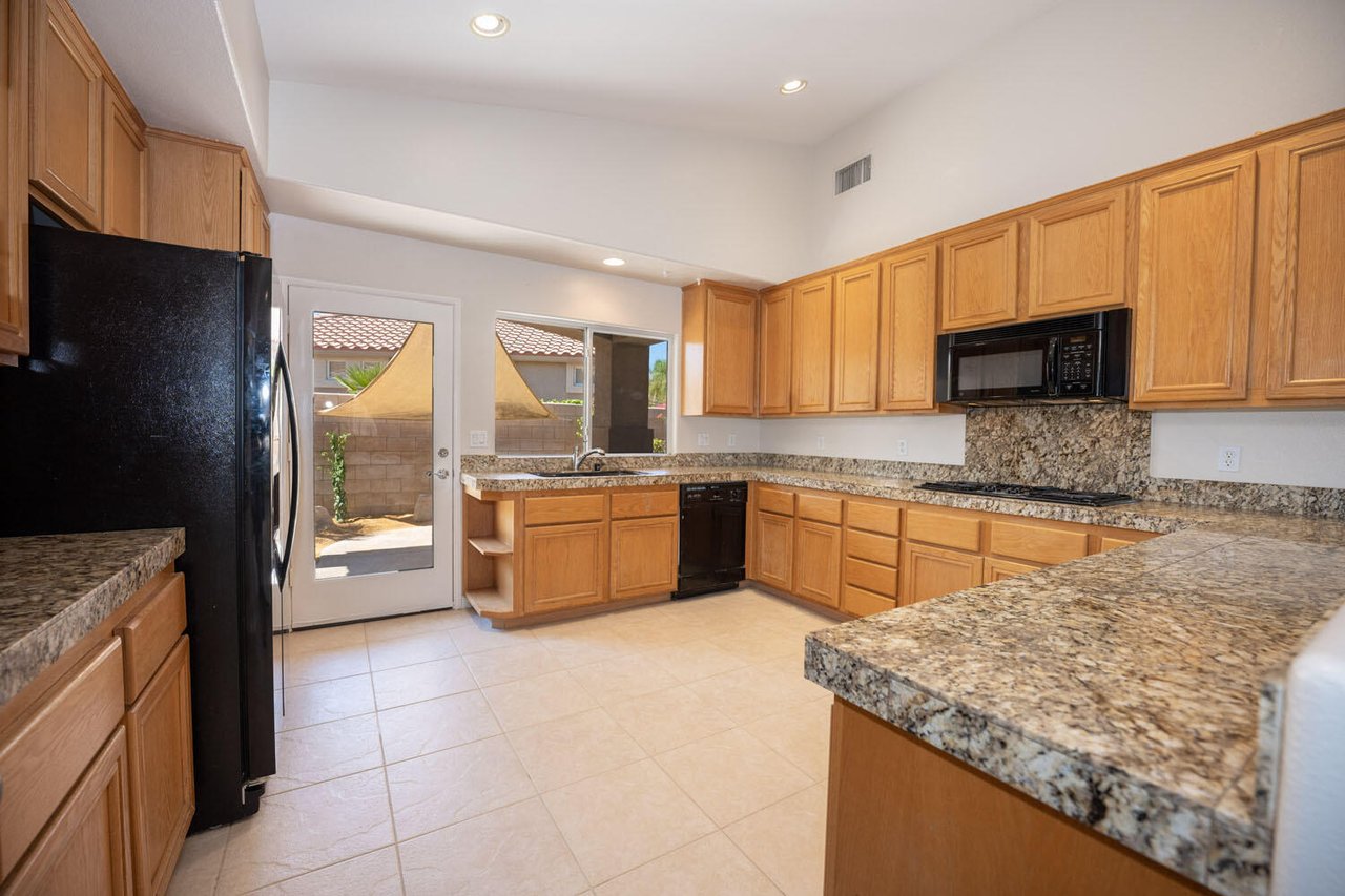 80243 Golden Horseshoe Dr
