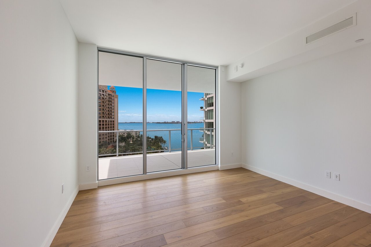 301 Quay Commons, #811