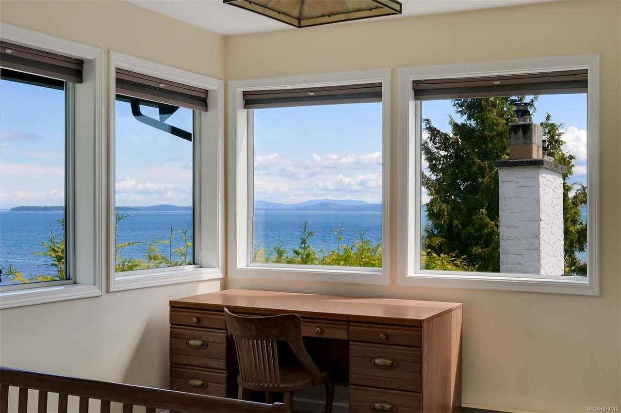 4955 Cordova Bay Rd