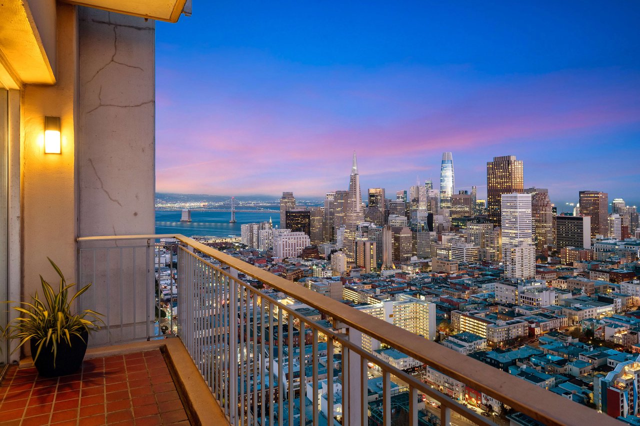 Showcase View Apartment at 1750 Taylor