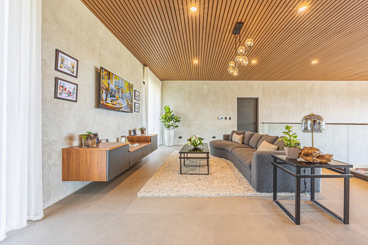 Panoramic City View Estate Home, Escazu, San Jose