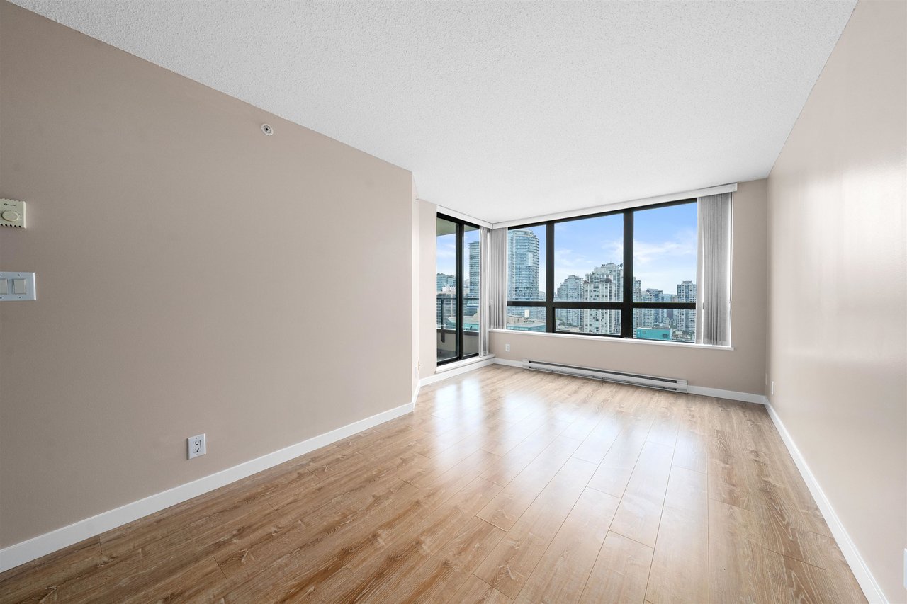 1923-938 Smithe Street, Vancouver