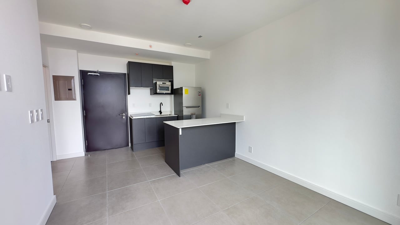 High Floor City View Condo, San Jose