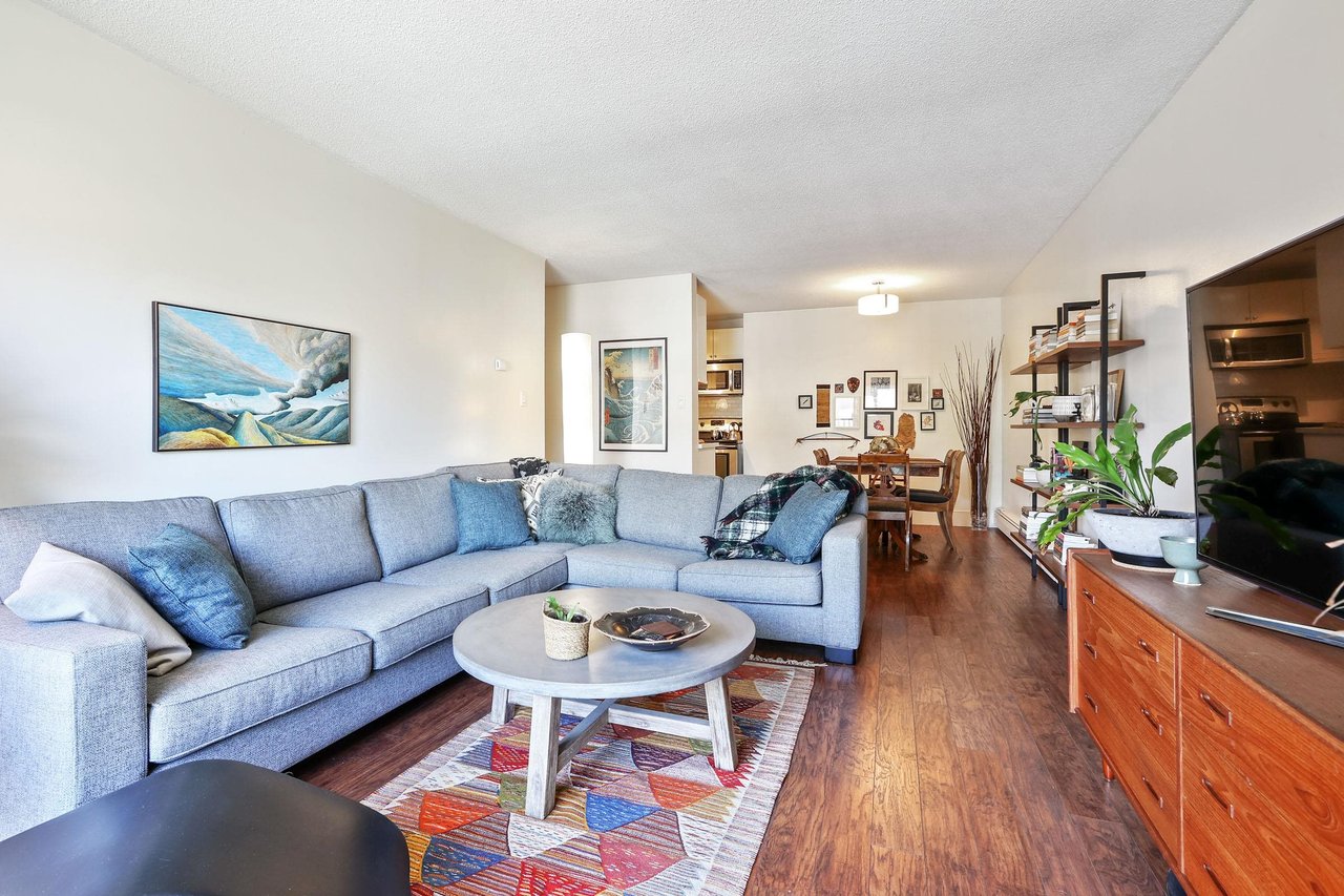 302-131 W 4th St