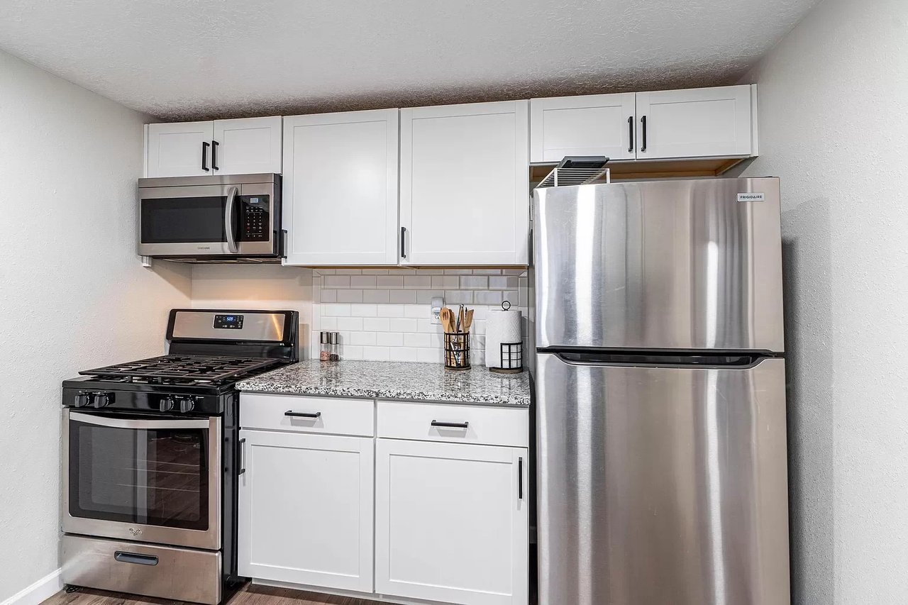 1019 Cerro Vista Rd SW