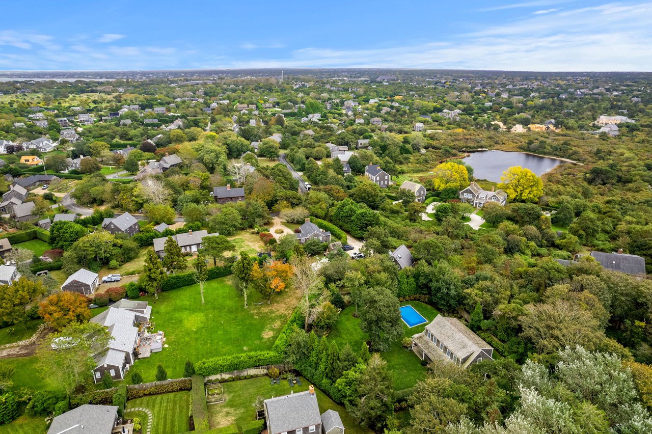 6 Oak Hollow Ln