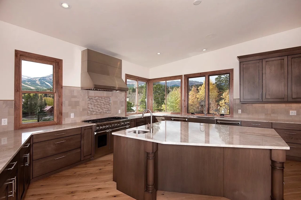 220 Briar Rose Ln