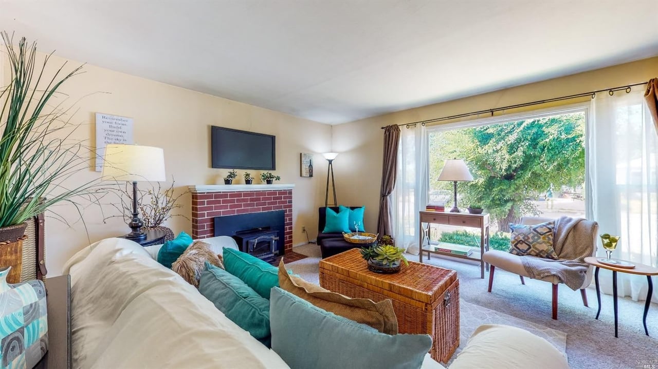 5 San Carlos Dr