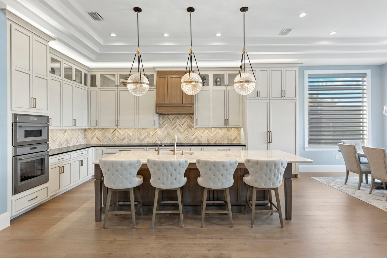  Introducing 211 San Mateo Drive