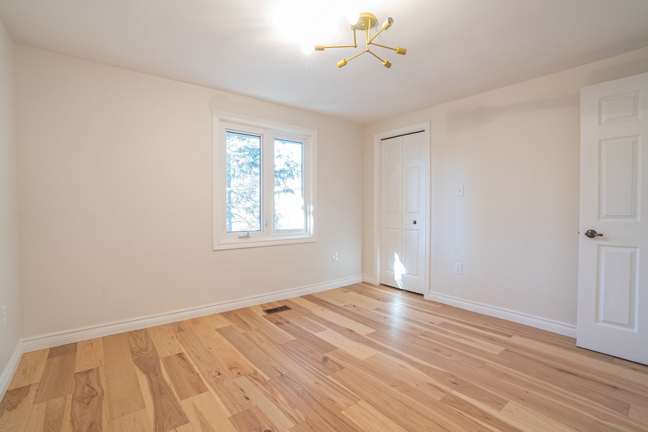 172 Nicholson Court, Burlington