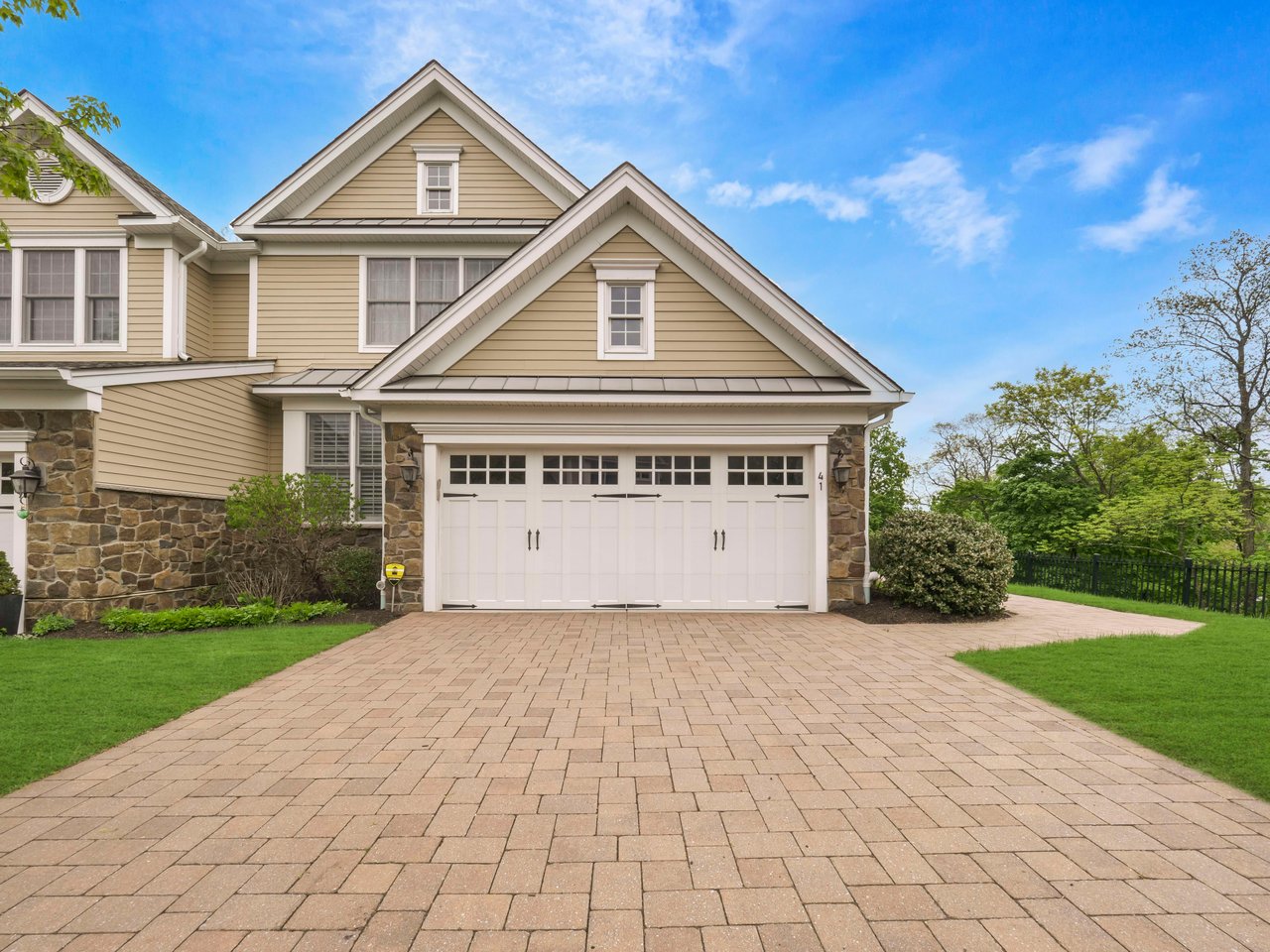 41 Woodstone Cir