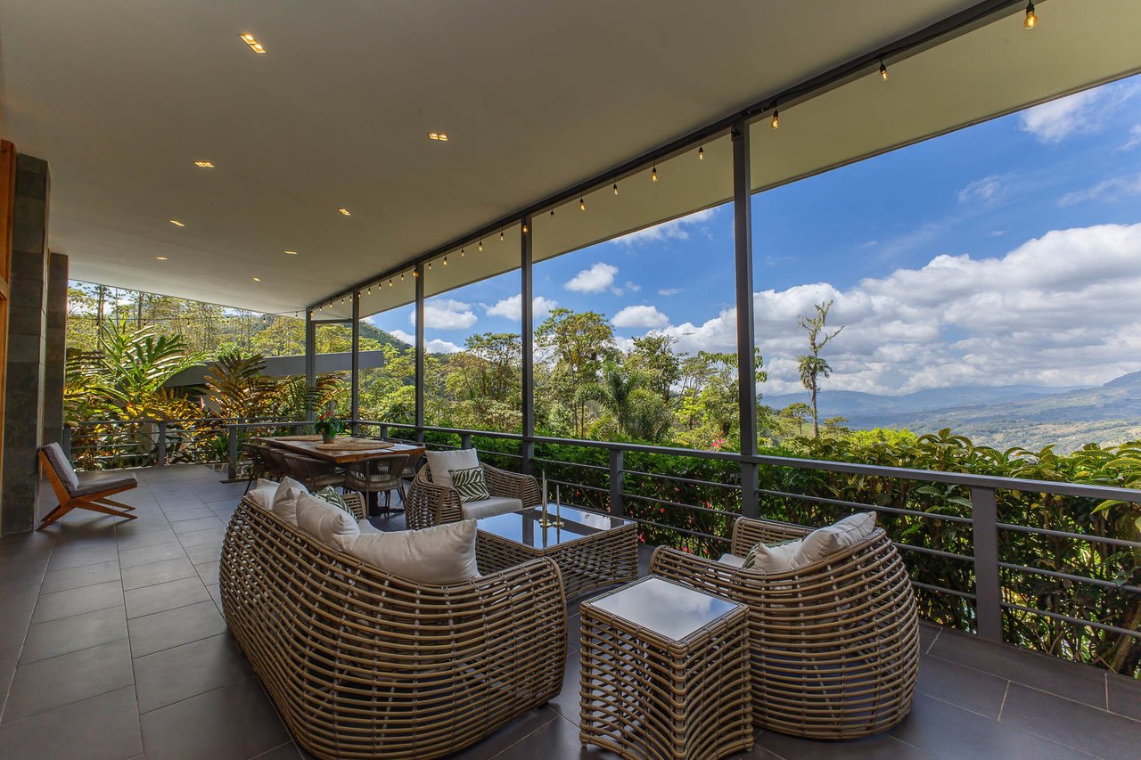 Luxurious Mountain Villa Retreat, Perez Zeledon, San Jose