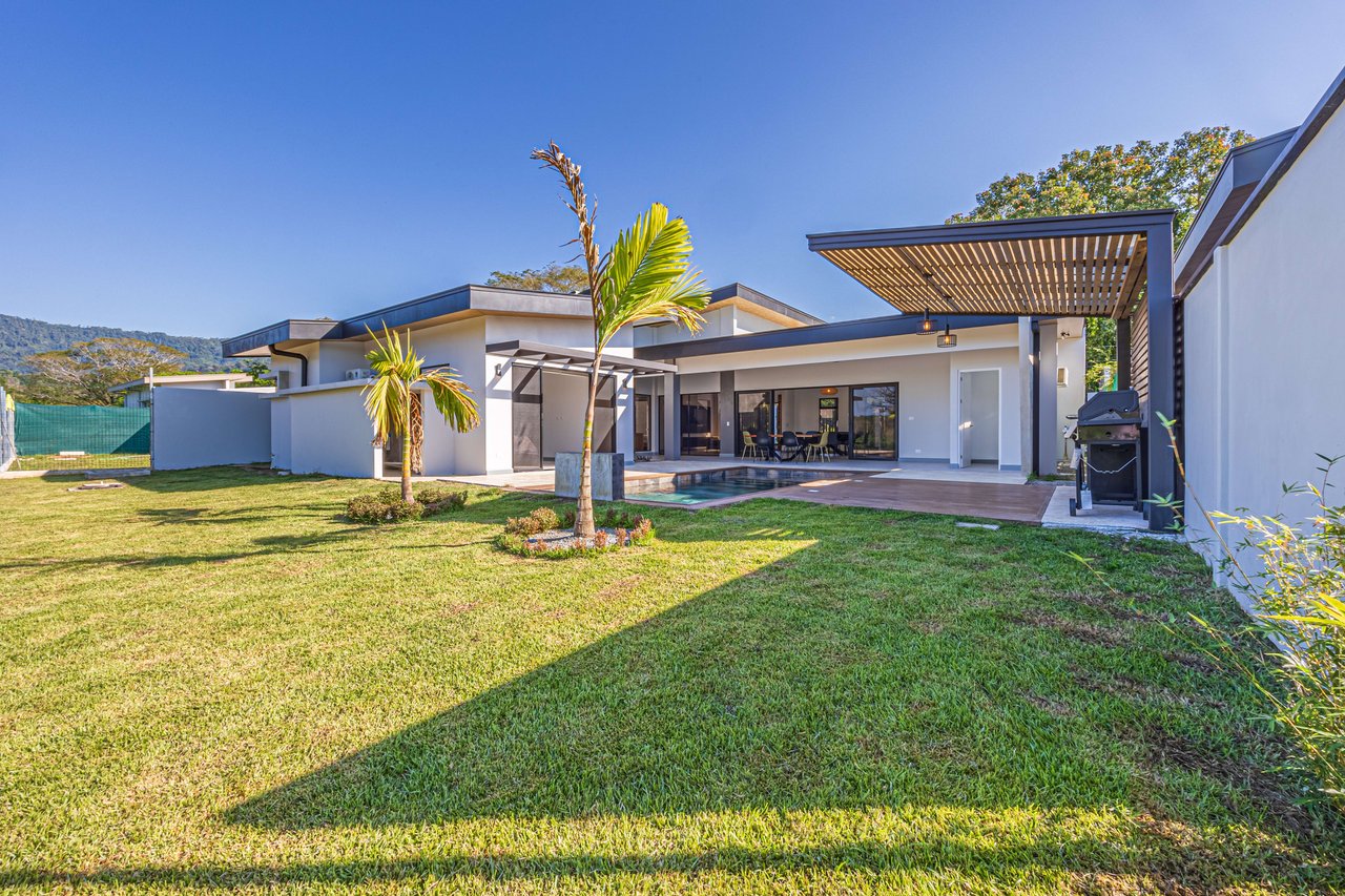 Casa Morfa: Brand New Home in Uvita's Premier Neighborhood