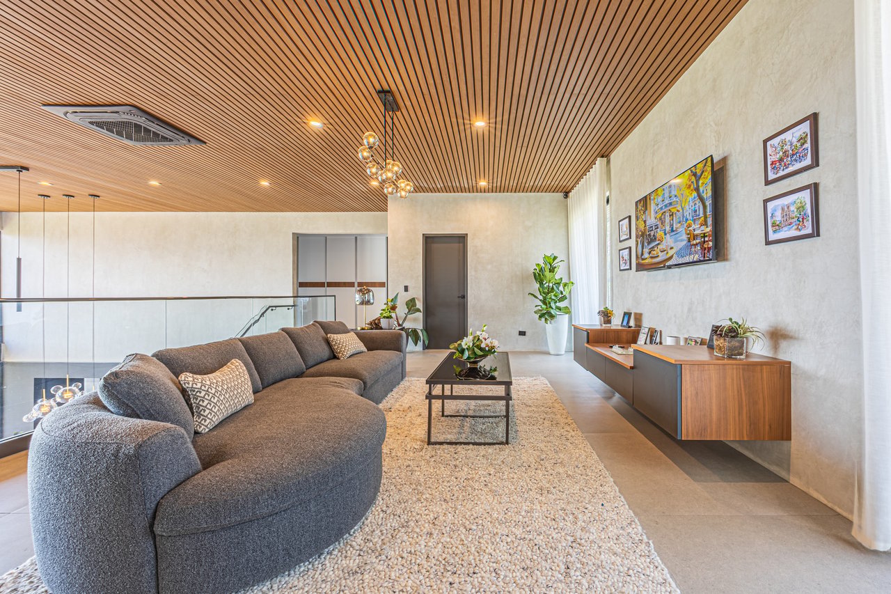 Panoramic City View Estate Home, Escazu, San Jose
