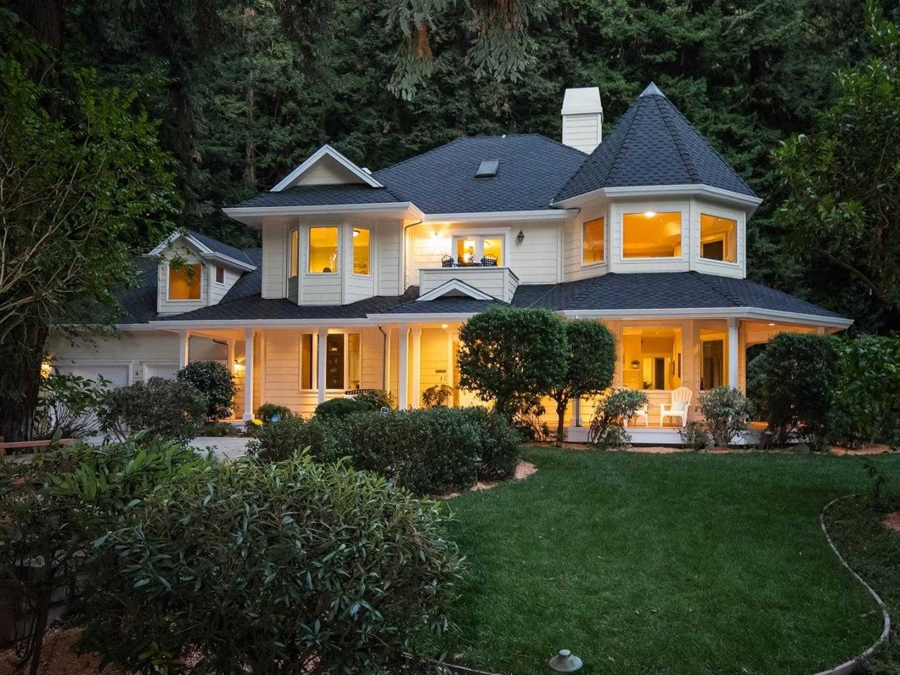 15930 Redwood Lodge RD