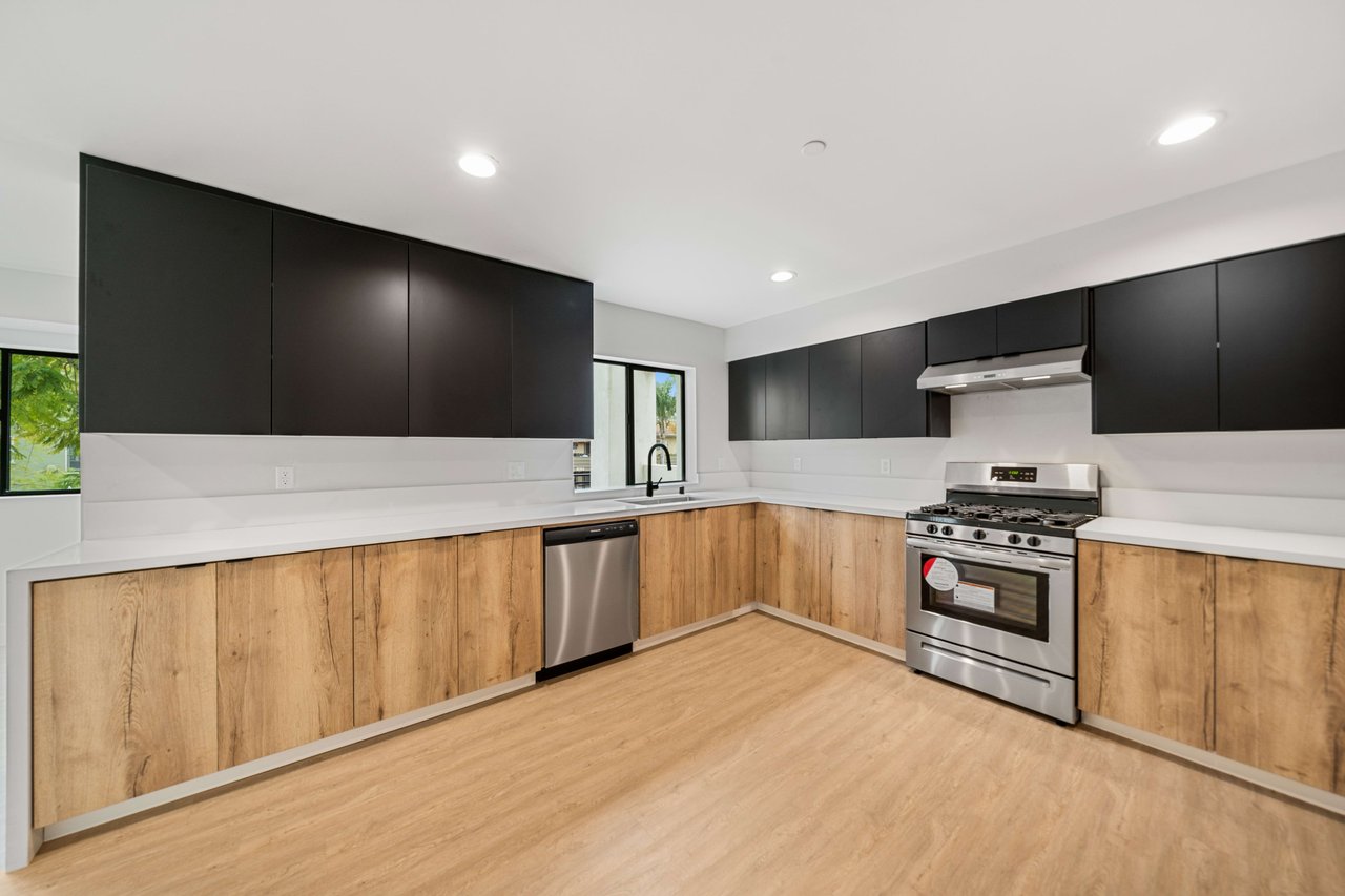 Hollywood Townhomes for Sale, 2 Units Remain