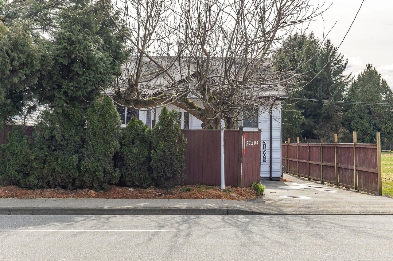 21504 Dewdney Trunk Rd