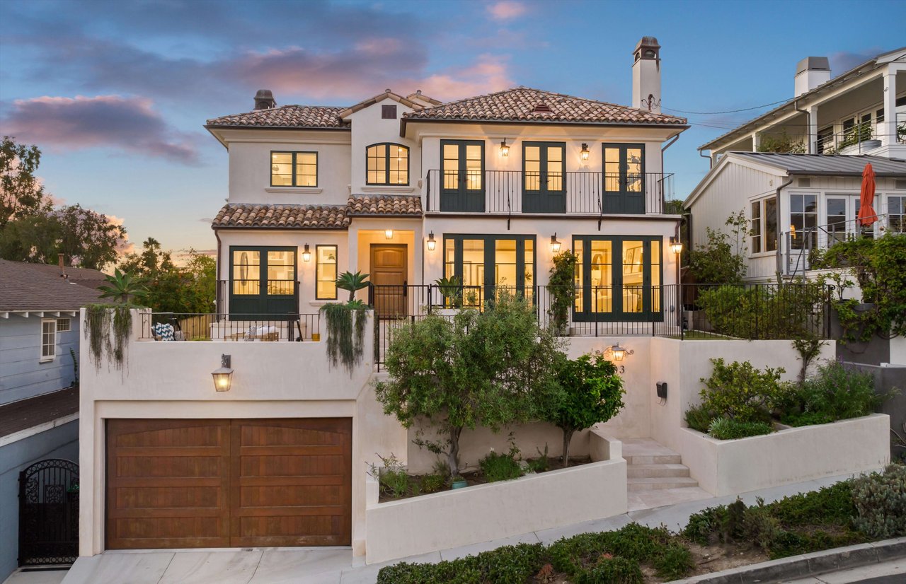 Corona del Mar Village Homes | Mary Golding