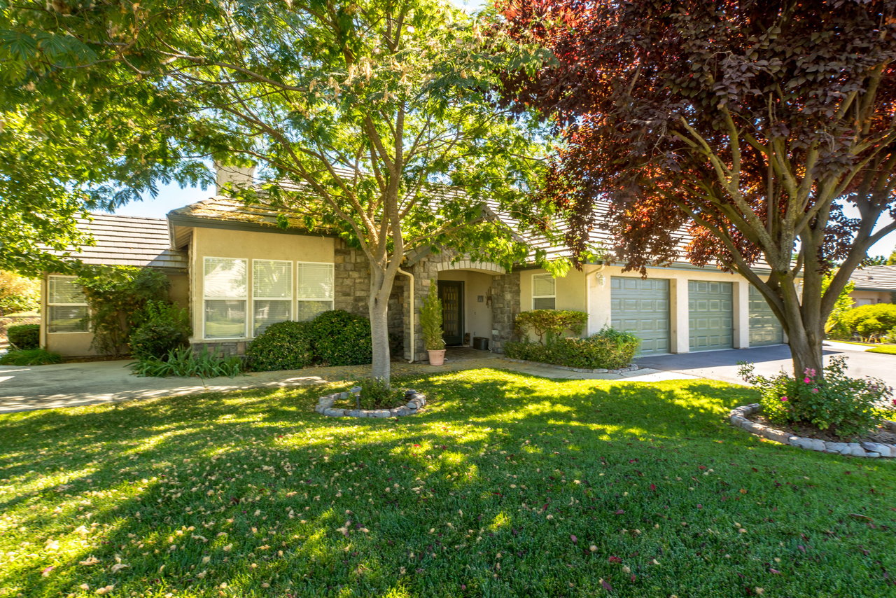 3042 Fuente Del Oro