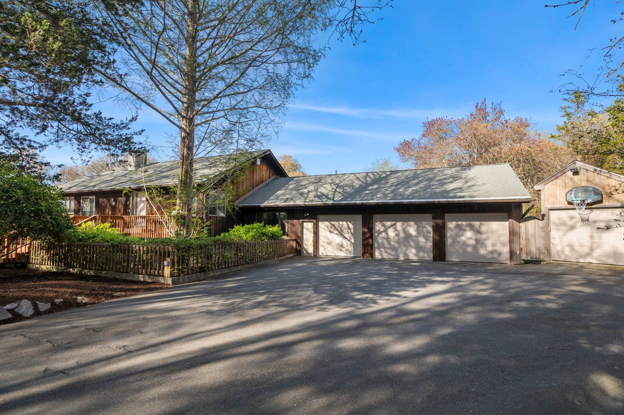 16 Wadsworth Ln Dartmouth, MA