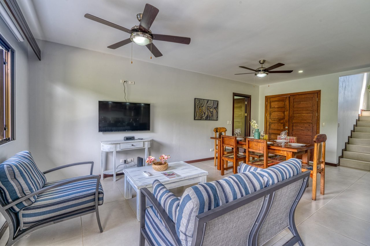 3 BEDROOM MODERN HOME WITH POOL WALKING DISTANCE TO EVERYTHING IN UVITA