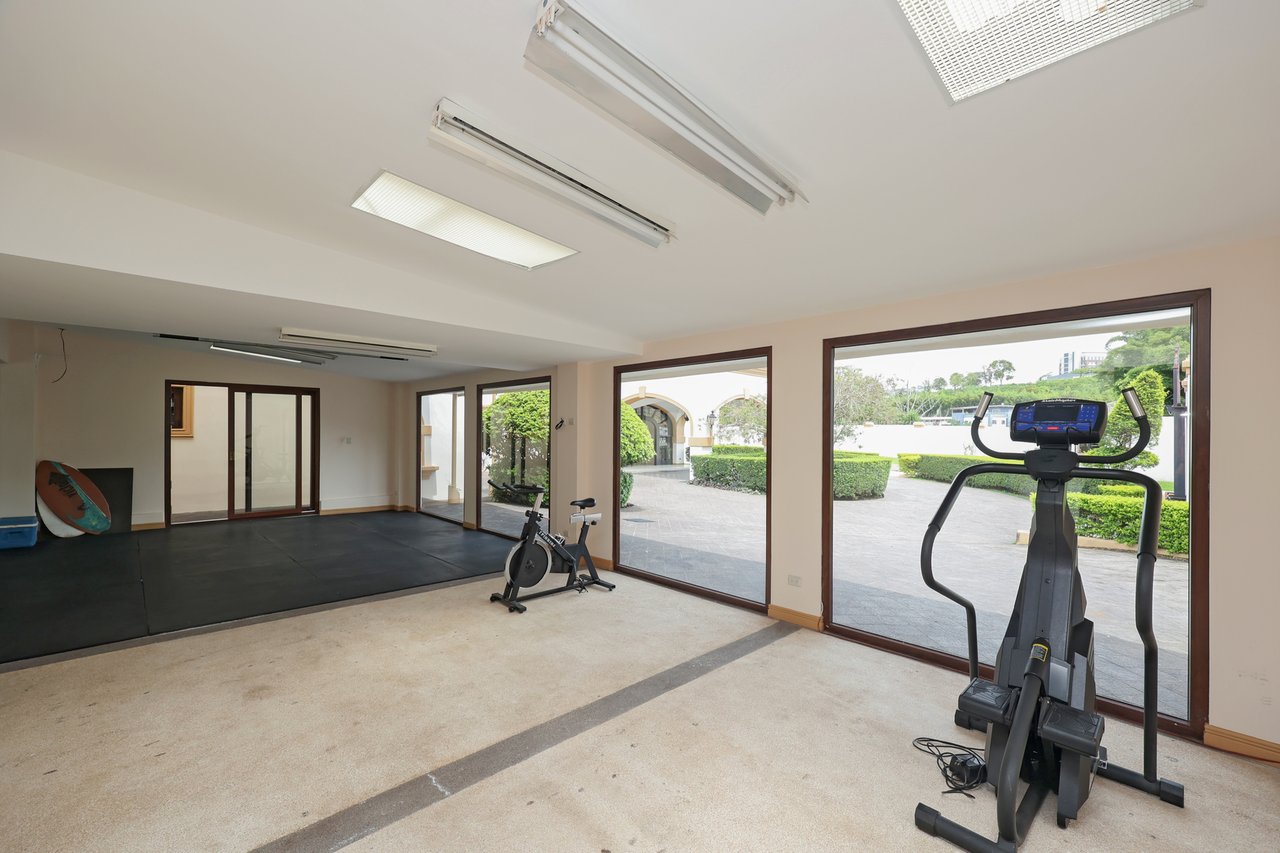 Luxury City Estate, Curridabat, San Jose