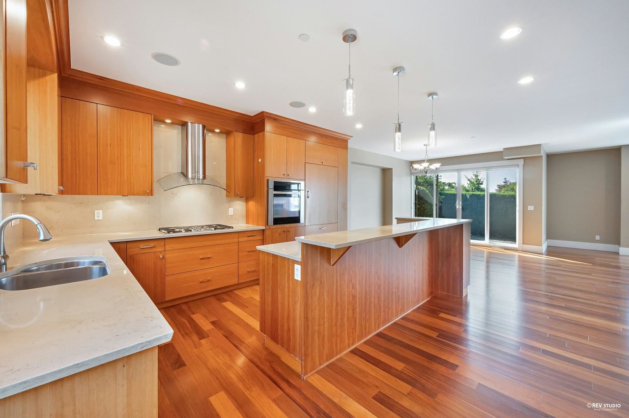 1141 Lawson Ave