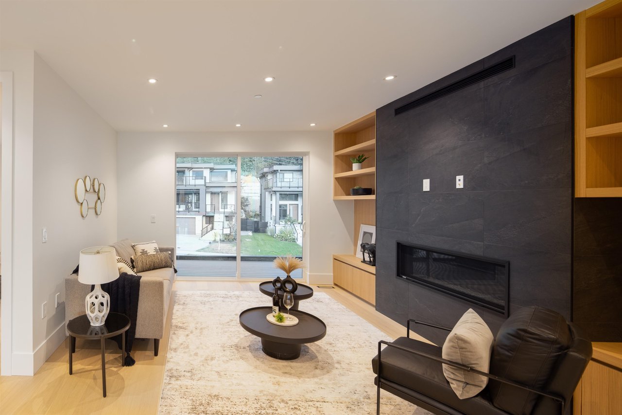19-3385 Mamquam Rd