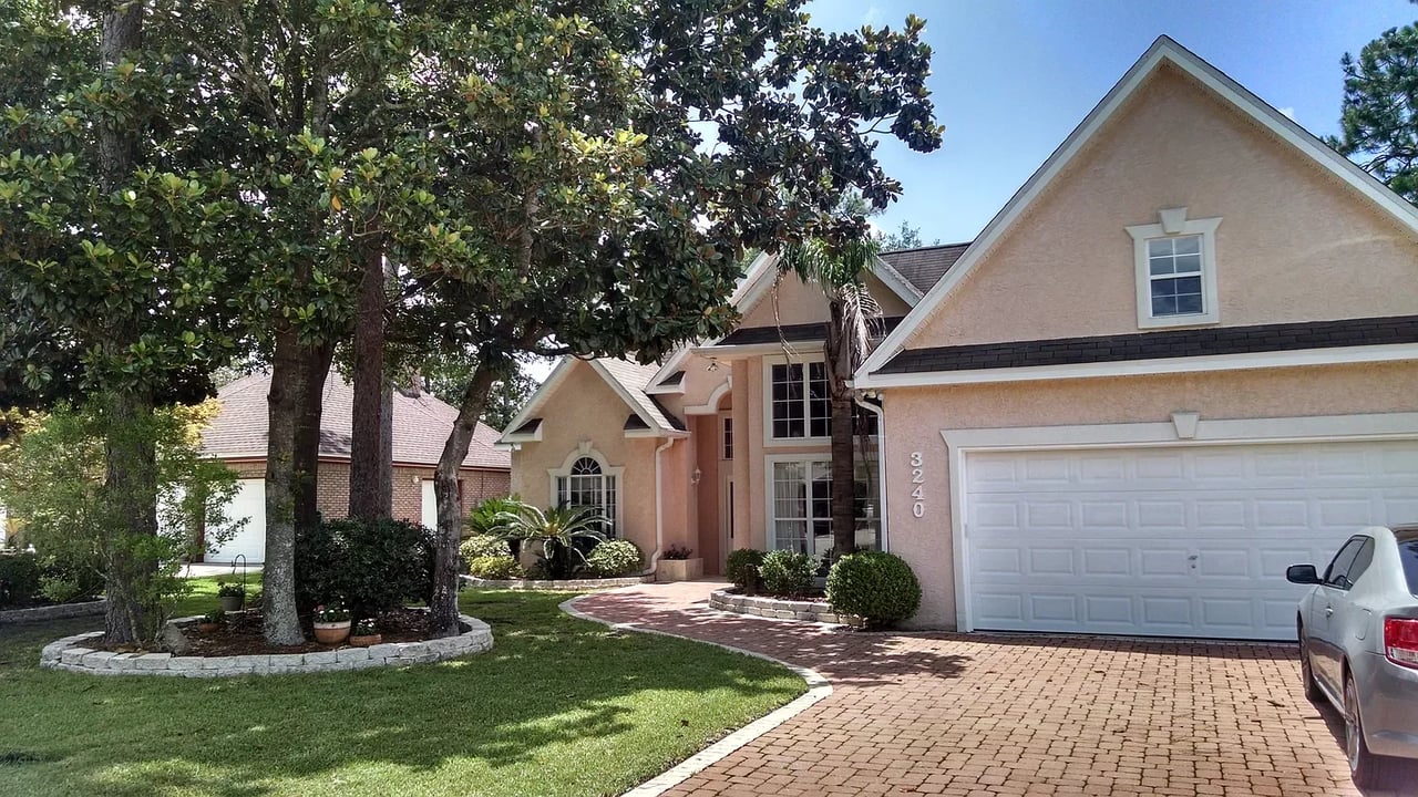 3240 COUNTRY CLUB Drive