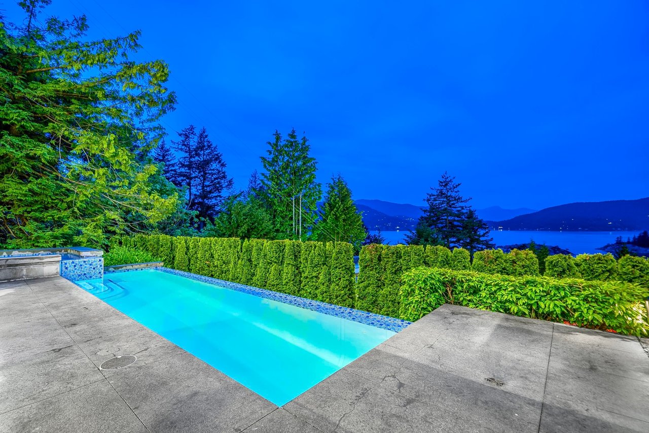 6255 St. Georges Cres