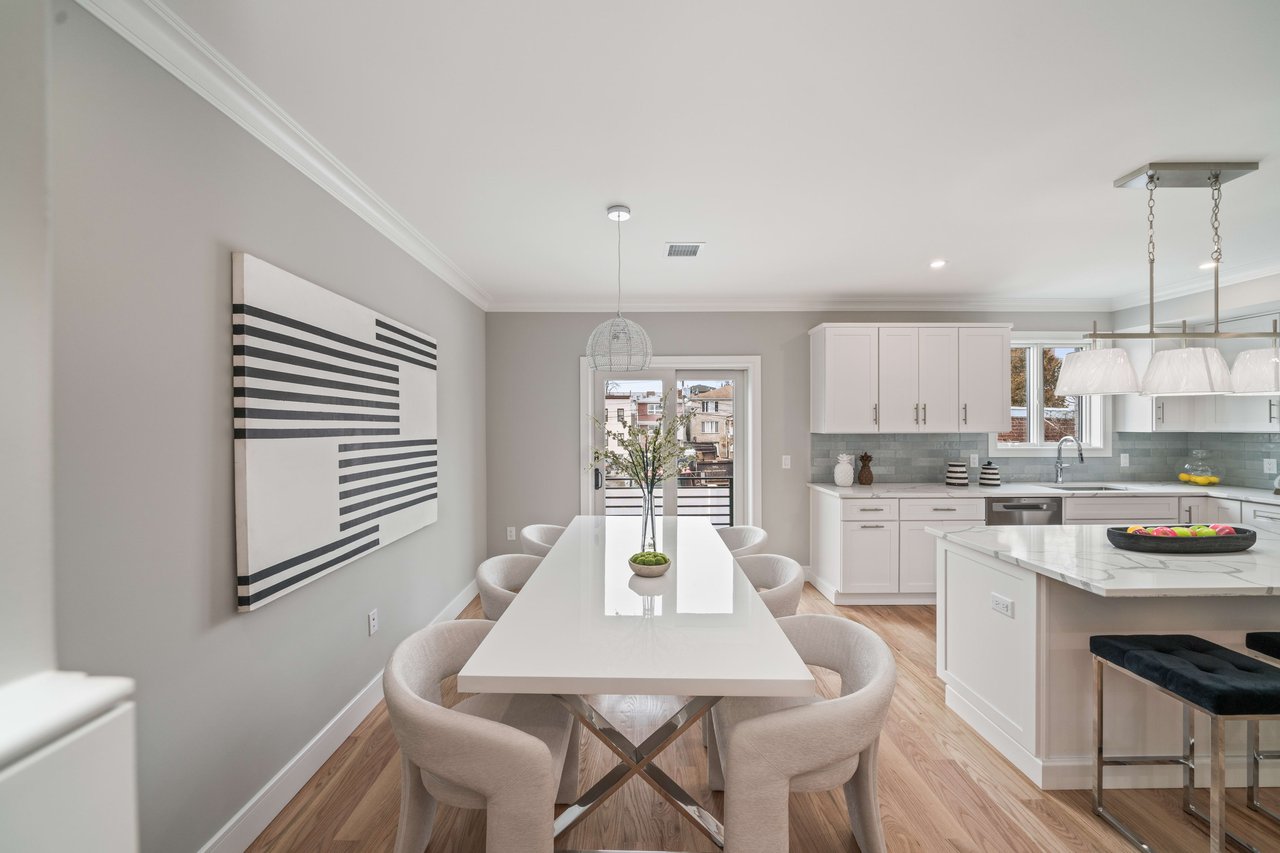 313 8th Street 1