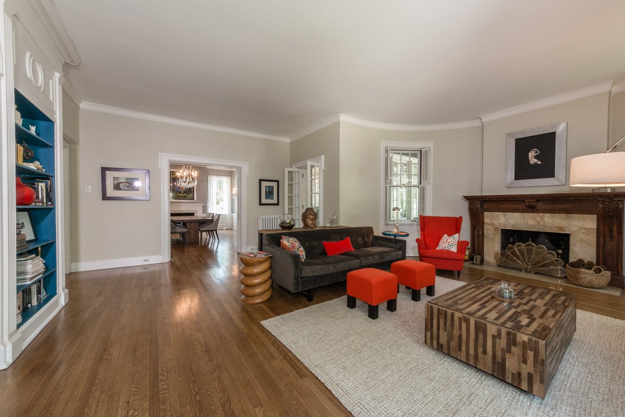 A CWE Historic Home on Cobblestone Pershing Place