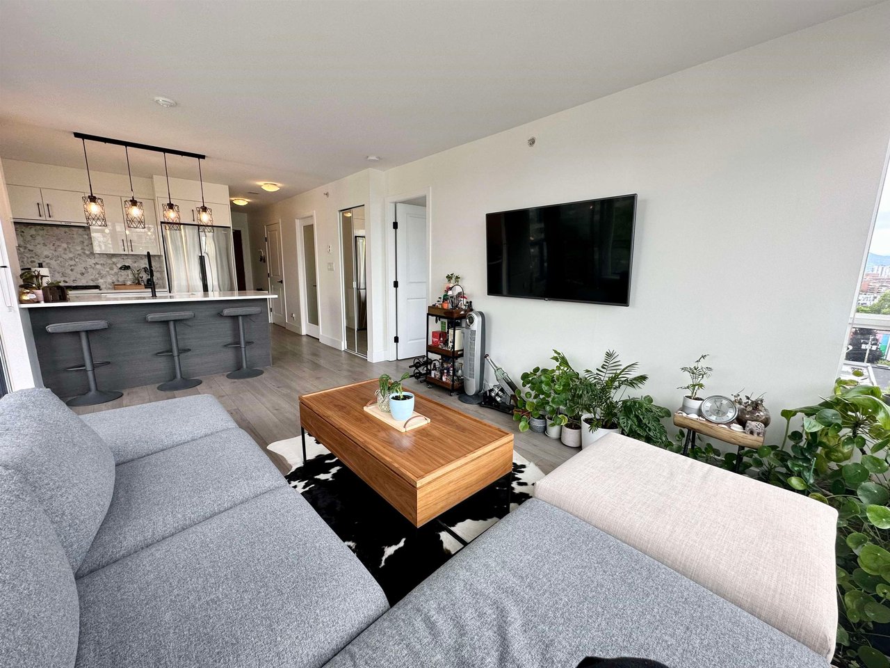 801-1650 W 7th Ave