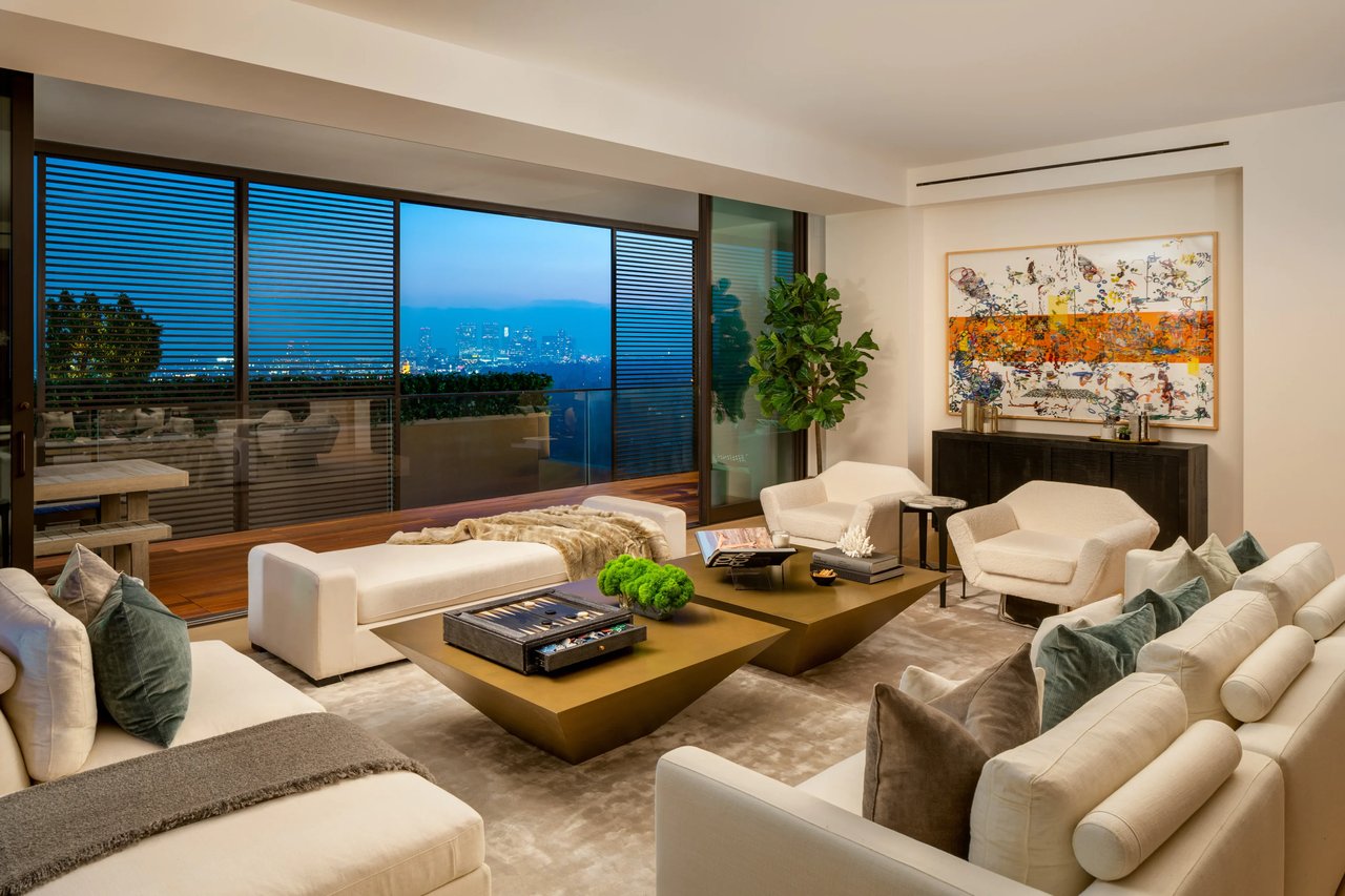 9040 W Sunset Blvd #1104