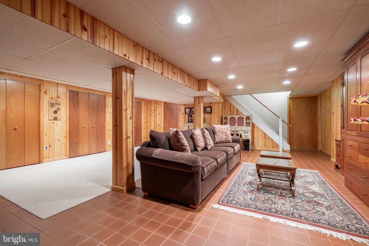 31 Lynne Cir