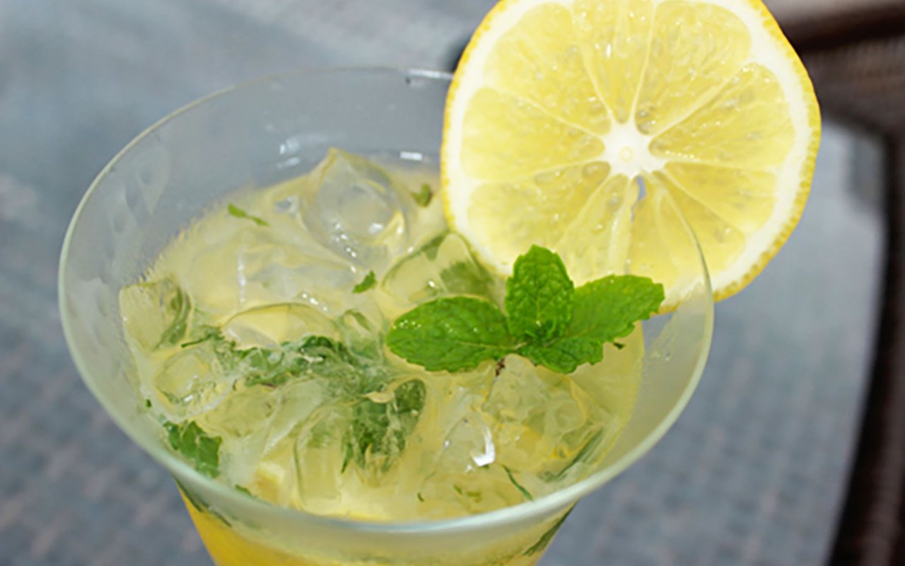 Classic Mojito Mocktail with a Lemony Twist, image size:1280x800