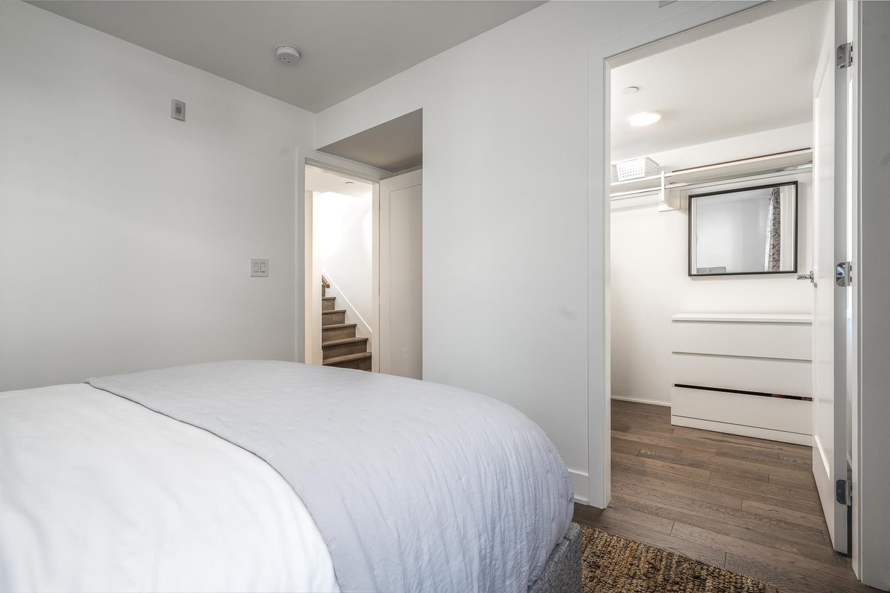 137-2070 Curling Road, North Vancouver